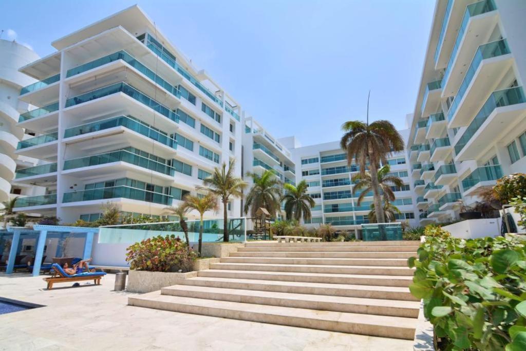 Amplio De 3 Alcobas Edificio Primera Linea De Playa Cartagena