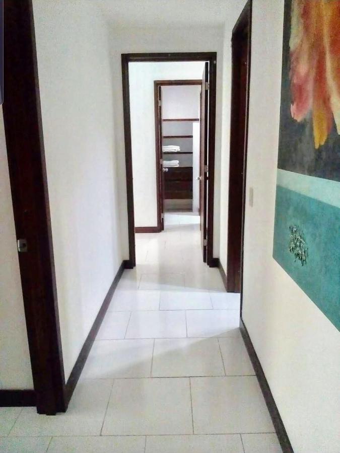 Amplio De 3 Alcobas Edificio Primera Linea De Playa Apartamento Cartagena