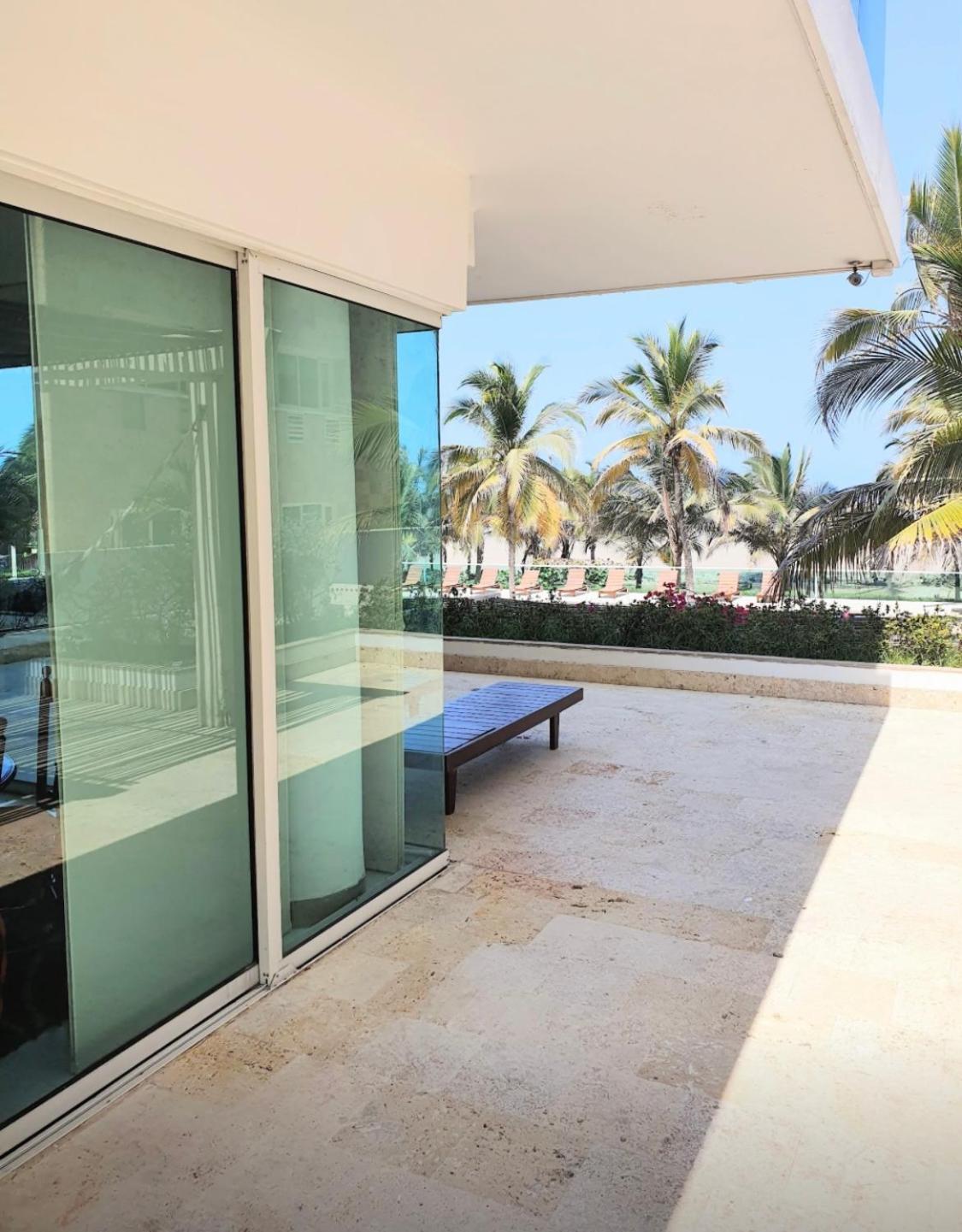 Apartamento Amplio De 3 Alcobas Edificio Primera Linea De Playa *