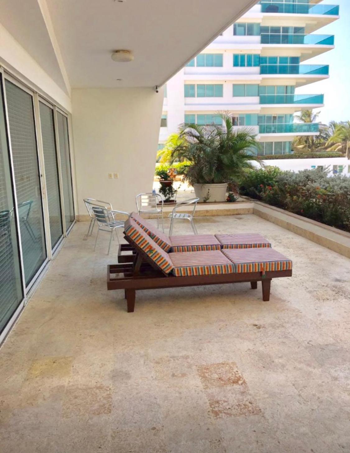 Amplio De 3 Alcobas Edificio Primera Linea De Playa * Cartagena